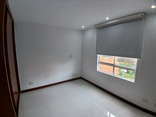 Apartamento En Arriendo Ubicado En Medellín Sector Laureles - Lorena (27263).