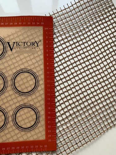 Imagen 4 de 4 de 2 Laminas De Silicona, Tipo Silpat Marca Victory 30*40cm