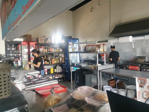 Traspaso Restaurante En Una Plaza