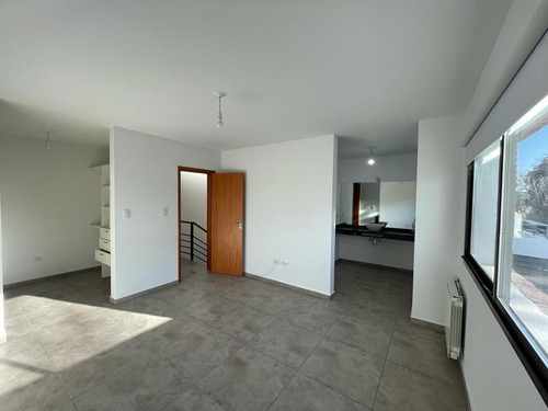 Imagen 10 de 22 de Duplex - 3 Dorm ( 1 En Suite ) - Escritorio - Calefacción Central