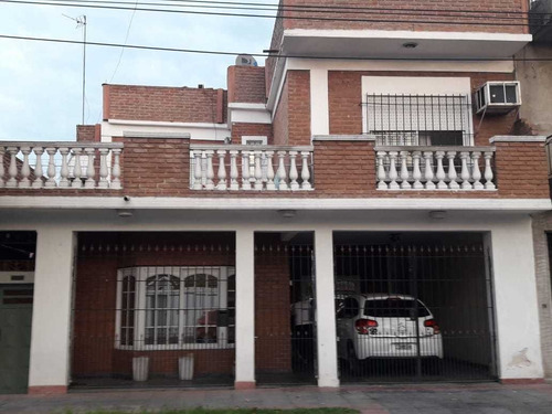 Casa 4 Ambientes - Excelente Estado