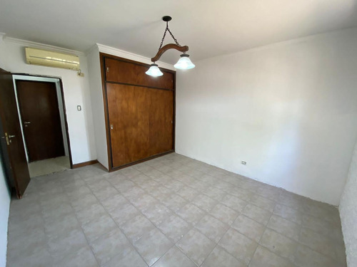 Imagen 5 de 10 de Casa Con Parque Y Pileta