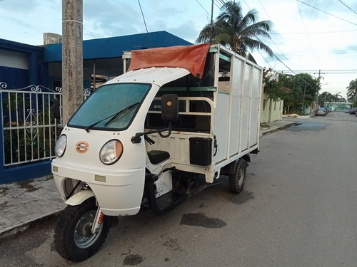 Imagen 2 de 11 de Dinamo Super Heavy Cab