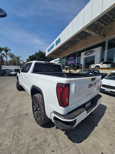 Gmc Sierra At4 V8 4x4