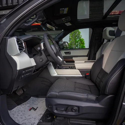 Toyota Sequoia Capstone 3.5