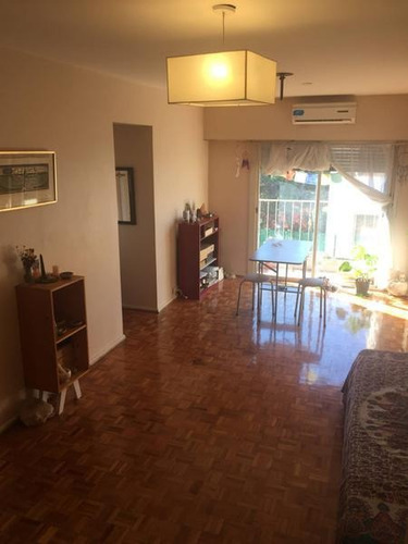 Doa Ambientes Con Balcon En Muy Buen Estado, Cerca De Medios De Transporte