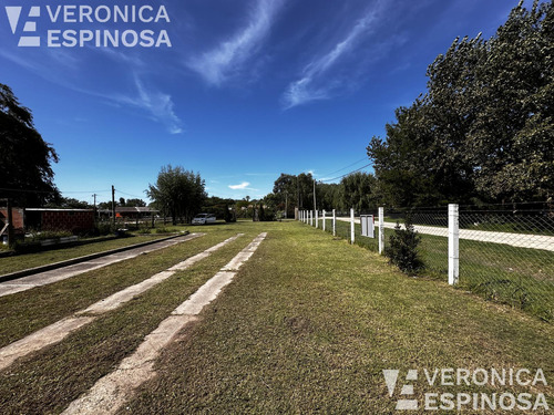 Casa De Dos Ambientes En Venta, Las Heras. Sobre Lote Propio De 750 M2 En Villars.