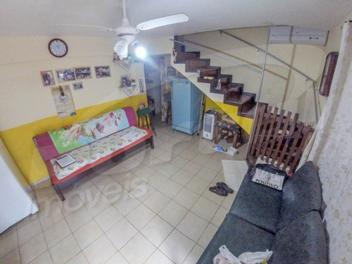 Casa Muito Ampla Em Localização Privilegiada, Contendo 4 Dormitórios, Sendo 2 Suítes, Todos Os Cômodos Grandes E Confortáveis. - 3578471v