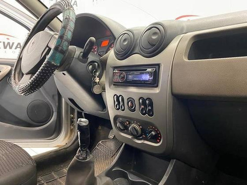 Imagem 10 de 12 de Renault Sandero 1.0 Expression 16v