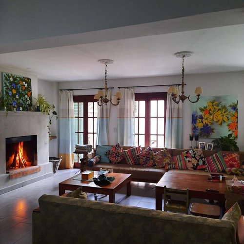 Imagen 4 de 30 de Hermosa Casa De Estilo 4 Dorm + Dep De Servicio