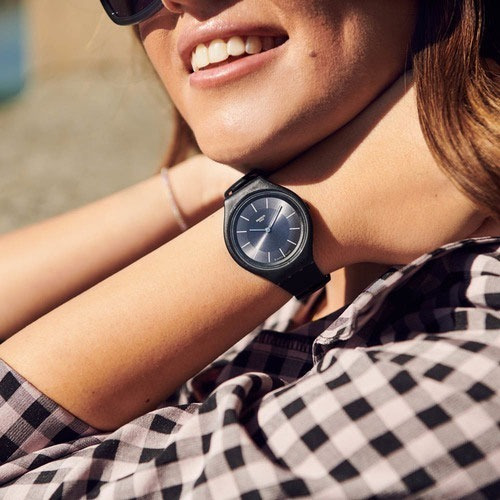 Reloj Swatch Skindeep Svun107