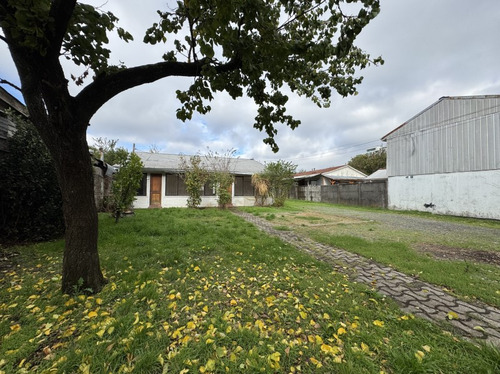 Propiedad Comercial En Calle Carrera, Entre Ecuador E Itata