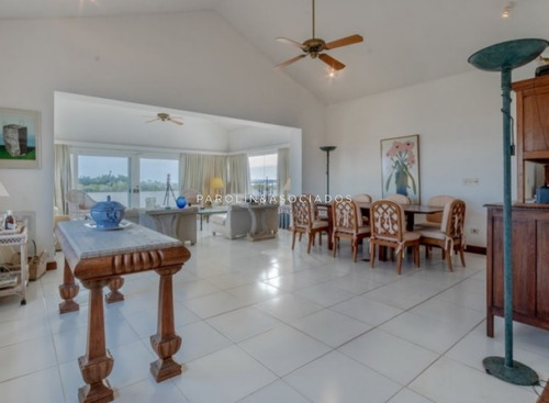 Imagen 6 de 18 de Exepcional Casa En Venta De 4 Dormitorios En Peninsula Punta Del Este - Ref: 5120