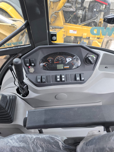 Retroexcavadora Case 770 Ex 4 Awd 2024.