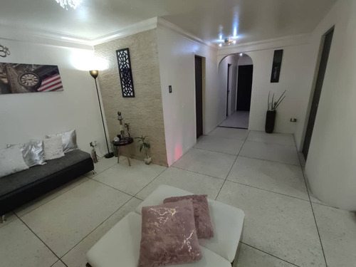 Apartamento En Venta Ubicado En Bello Monte, El Recreo.