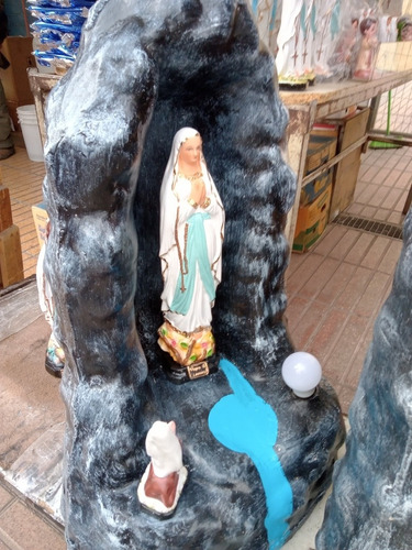 Imagen 1 de 4 de Gruta 70cm + Virgen De Lourdes 30cm