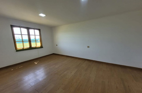 Dos Casas En Terreno De 5000m2 Chicureo