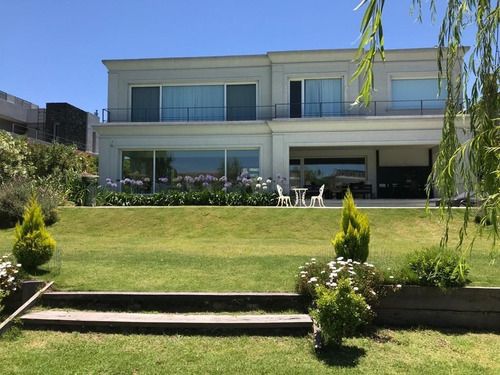 Casa En Venta Ubicado En El Golf, Nordelta