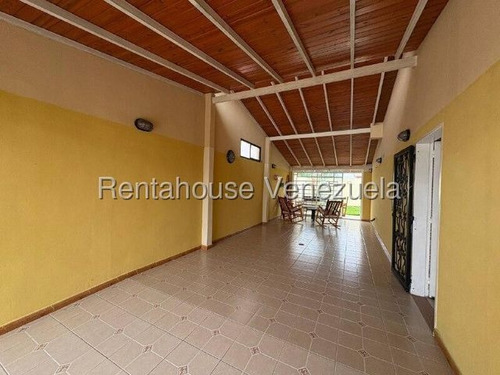 Fredxia Castillo Vende Bella Hermosa Casa En Cabudare # 26-233