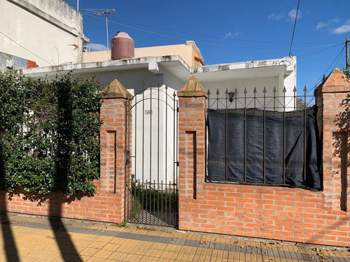 Casa 2 Dormitorios Banfield Con Cochera