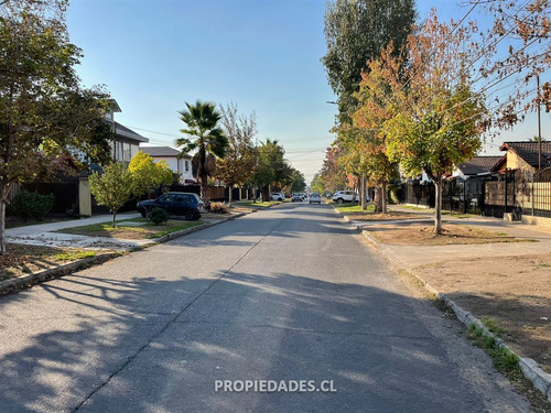 Casa En Venta De 4 Dorm. En La Florida / Sta. Amalia