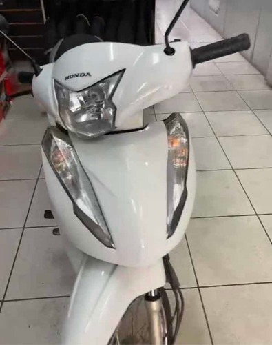 Imagem 5 de 7 de Honda Biz 110i