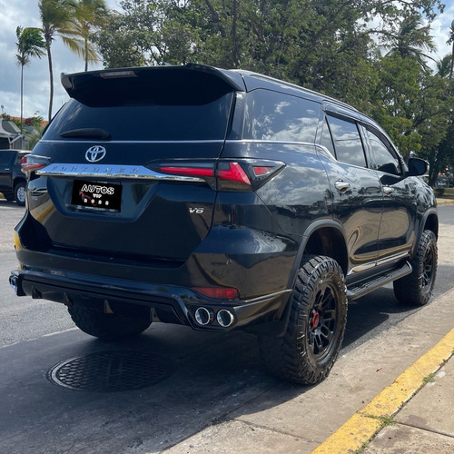 Imagen 4 de 14 de Toyota Fortuner Trd