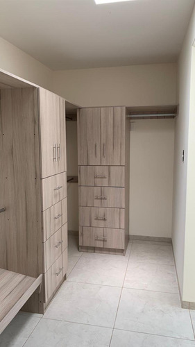 Casa En Renta En Circuito Privado En Fracc. Monterreal, Santa Barbara, Villa De Pozos