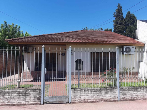 Imagen 2 de 14 de Casa En Longchamps 3 Amb Con Escritura A Cuadras De Espora