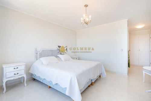 Apartamento De Tres Dormitorios Y Servicio En Venta Le Jardin- Ref: 4042