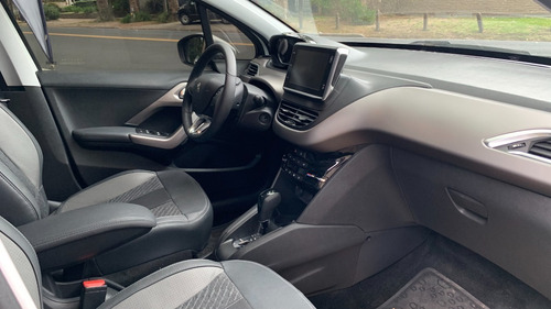 Peugeot 208 Feline Tiptronic