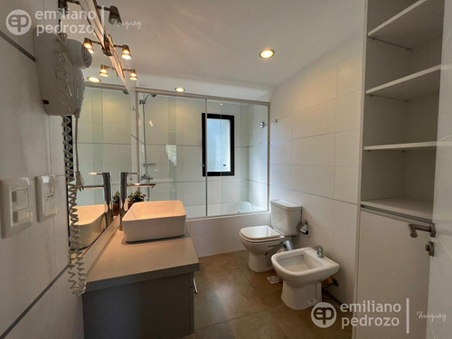 Venta Casa 2 Dormitorios En Barrio Privado Parque Pinares, Punta Del Este