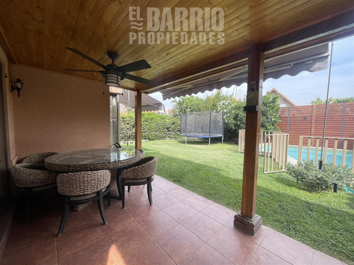 Casa En Venta De 3 Dorm. En Chicureo