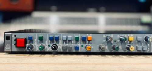 Imagem 2 de 5 de Neve Vr V Series Channel Strip (racked)