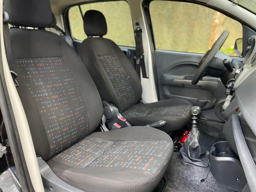 Fiat Uno Vivace/rua