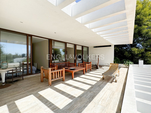 Gran Casa De 5 Dormitorios En Marbella
