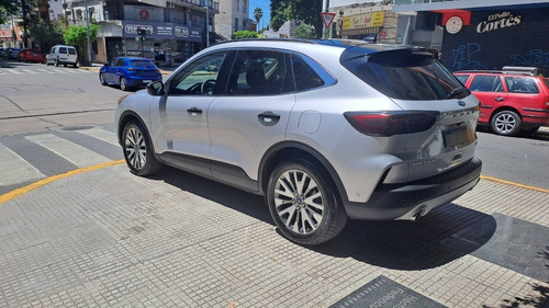 Imagen 4 de 17 de Ford Kuga 2.5 Titanium Hibrida