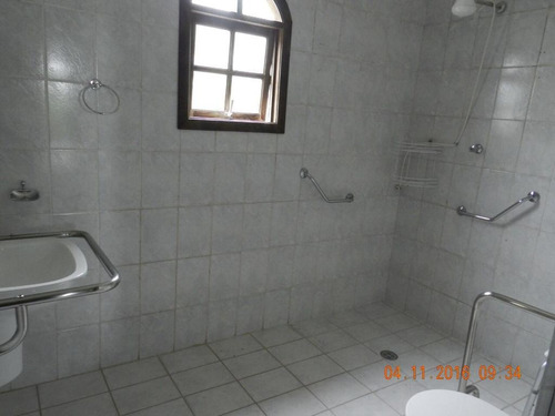 Chácara Em Guararema, Capacidade Aprox. 80 Dormindo, 10 Mil M², Acesso Fácil, Local Calmo.