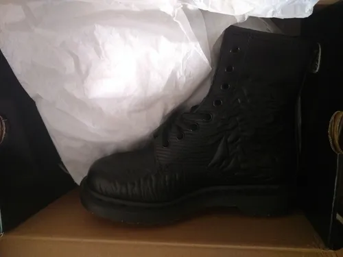 Dr martens unknown hotsell