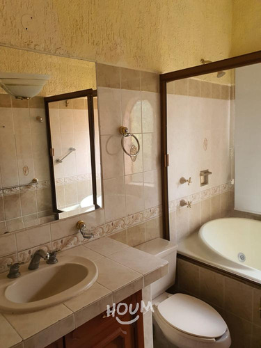 Casa En El Palomar Secc Balcones, Tlajomulco De Zúñiga Con 4 Recámaras, 800 M², Id: 151387