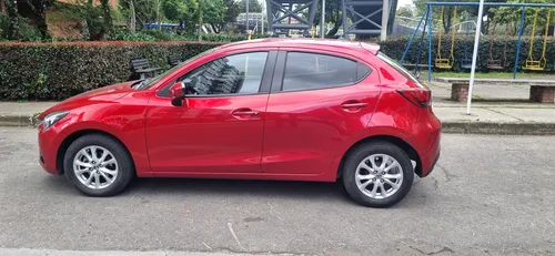 Mazda 2 TOURING AT 1.5