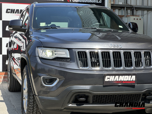 Jeep Grand Cherokee 3.6 LAREDO 4X2 AT