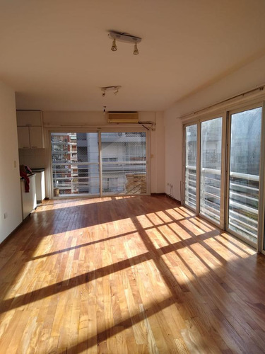 Exclusivo Dúplex En Alquiler 3 Dormitorios, Dependencia Y Cochera En Olivos