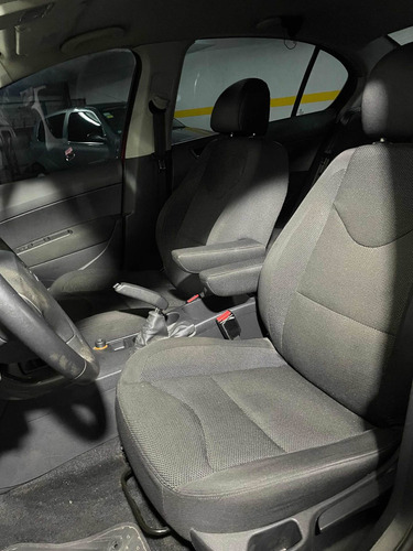 Imagen 18 de 22 de Peugeot 408 2011 2.0 Allure 143cv