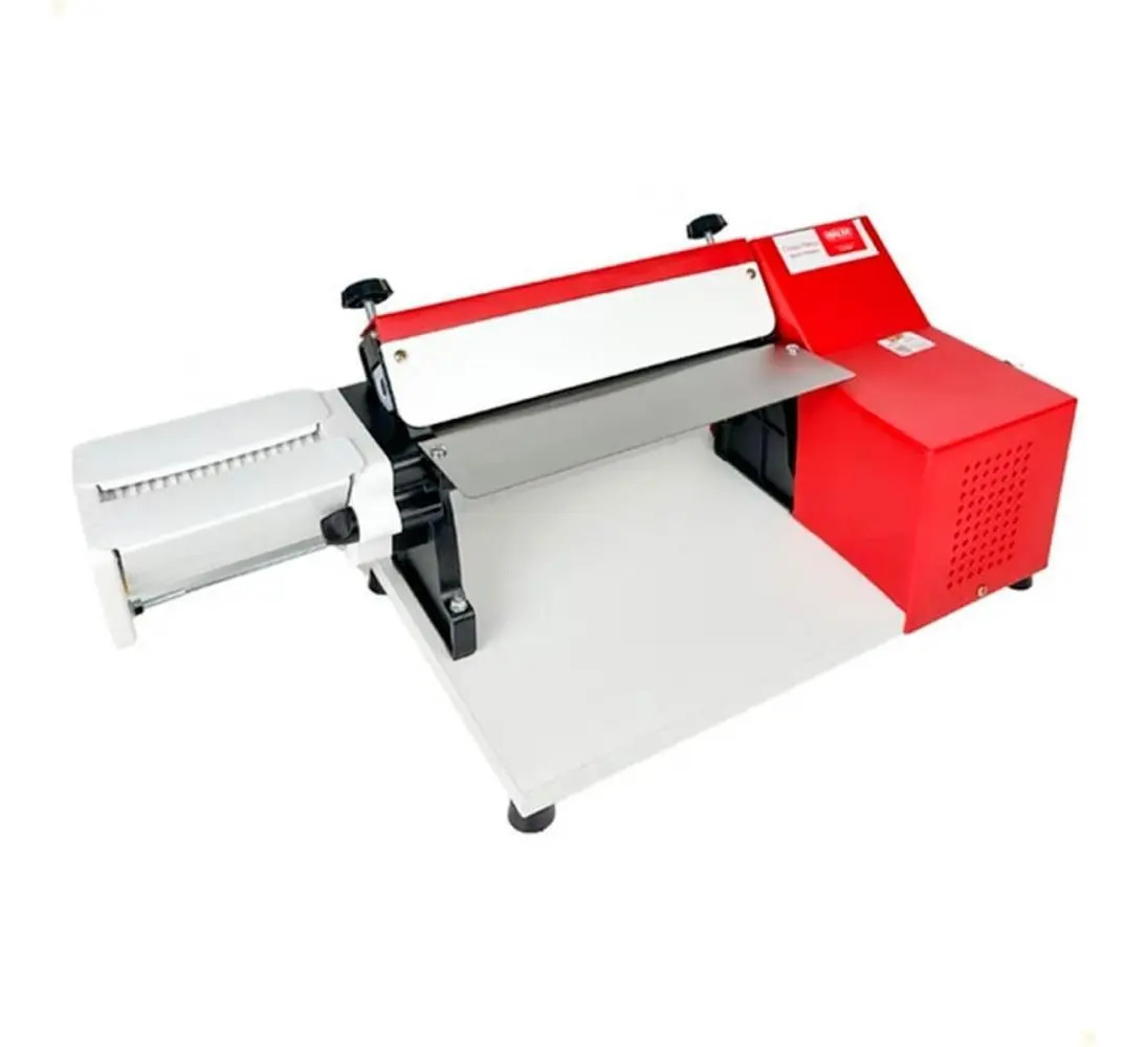 Cilindro Laminador Elétrico Malta com Cortador de Talharim 28cm Vermelho