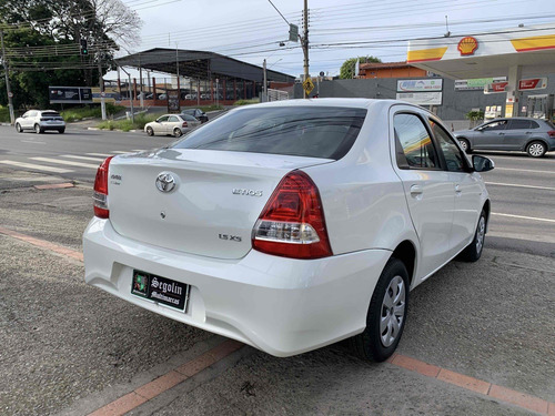 Toyota Etios 1.5 XS 16V FLEX 4P MANUAL
