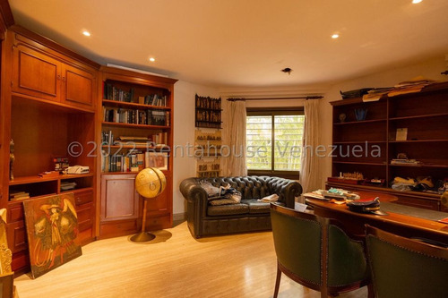 Colinas De Los Ruices !! Espectacular Quinta 802 M2 Terreno, 650 M2 Const., 4 Hab, 2 Estudios, 6 Baños, 4 Pe, Bar, Parrilera, Planta Eléctrica, Hermosas Áreas Verdes Y Sociales. Una Verdadera Joya !!