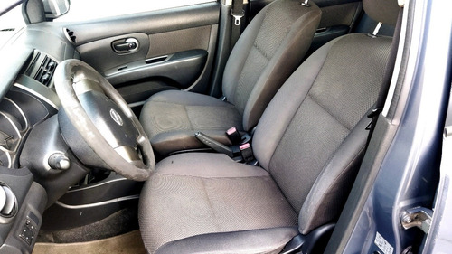Imagem 7 de 11 de Nissan Grand Livina S 1.8 16v (flex) Manual