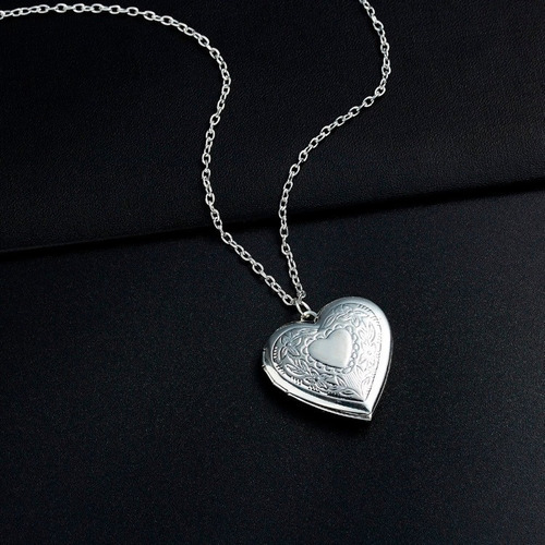 Collar Relicario Corazón Repujado Portaretrato Plateado