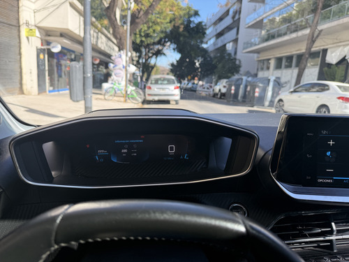 Peugeot 208 Allure manual
